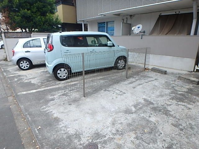 駐車場　駐車場