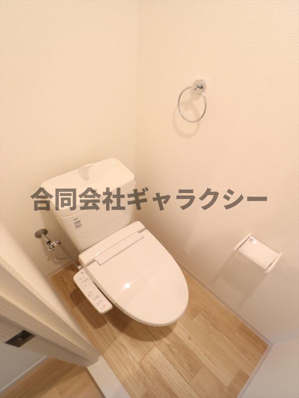 トイレ　温水洗浄便座