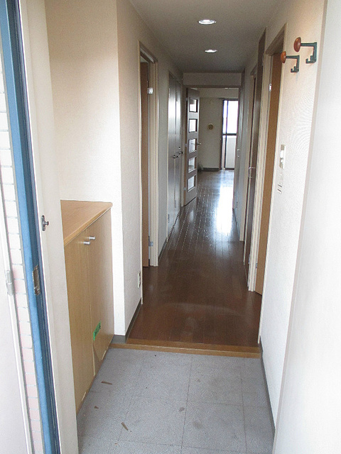 玄関　別号室の同仕様の参考写真です。