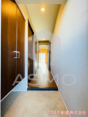 玄関　同マンション別部屋　参考写真