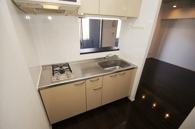 キッチン　同物件別部屋のお写真になります。現況優先です。