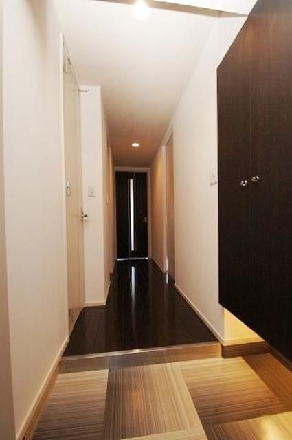 玄関　同物件別部屋のお写真になります。現況優先です。