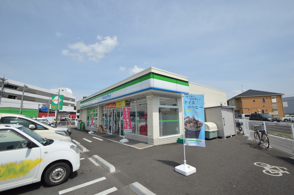 コンビニ　ファミリーマート宇都宮簗瀬中央店（コンビニ）まで1018m