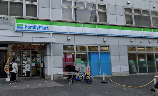 コンビニ　ファミリーマート 西武東長崎駅前店（コンビニ）まで337m