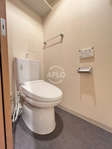 トイレ　Ritz SQUARE Land Qbe　温水洗浄便座