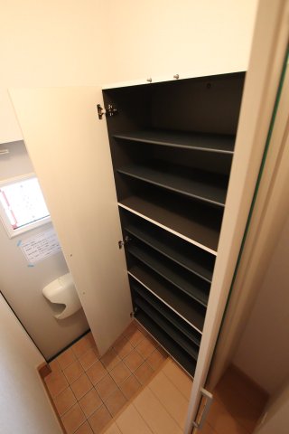 収納　シューズボックス