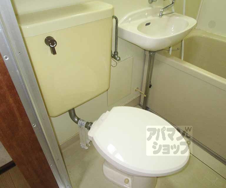 トイレ　２０２号室の写真です。