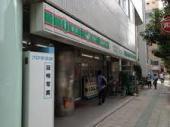 コンビニ　ローソンストア１００内平野店（コンビニ）まで89m