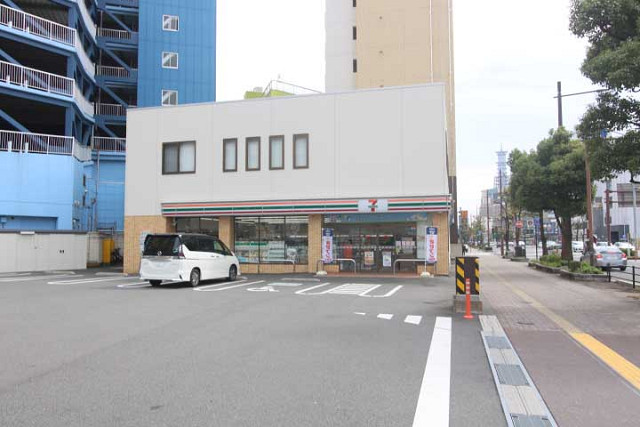 コンビニ　セブンイレブン　大分中央町4丁目店（コンビニ）まで300m