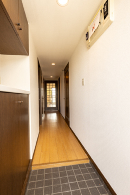 玄関　※写真は同タイプ住戸です。