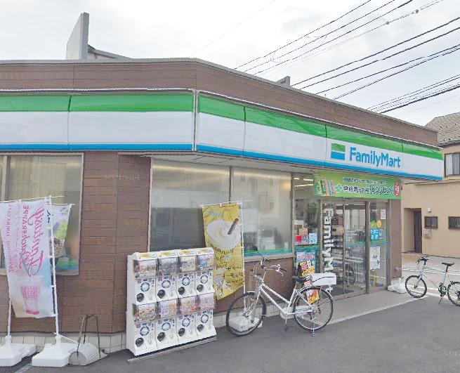 コンビニ　ファミリーマート 杉並堀ノ内三丁目店（コンビニ）まで396m