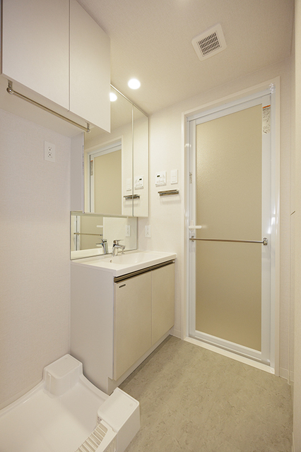洗面設備　※写真は同タイプ住戸です。