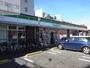 コンビニ　ファミリーマート大阪工大前店（コンビニ）まで136m