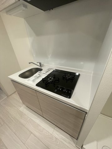 キッチン　同物件反転のお部屋の写真でございます。 間取り図を参照してく