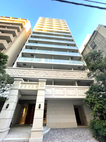 建物外観　同物件反転のお部屋の写真でございます。 間取り図を参照してく