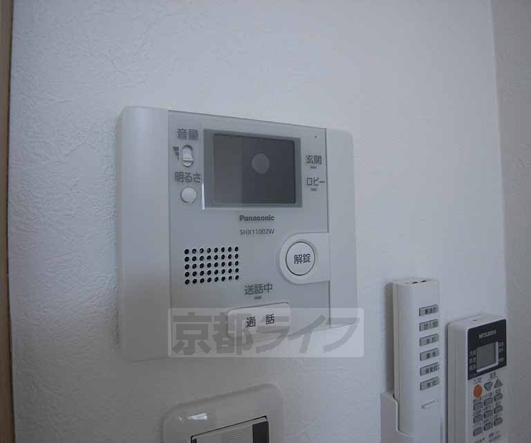 その他設備　モニター付きインターホンで防犯面もばっちりですね。