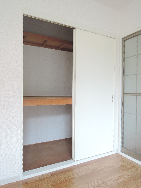 収納　洋室の収納です★