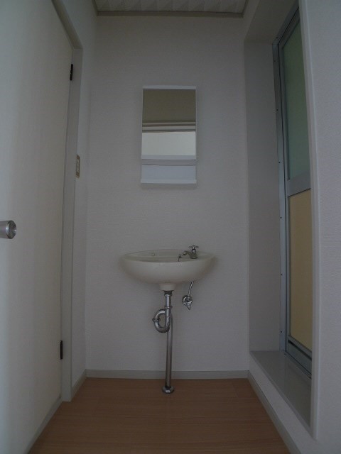 洗面設備　※写真は7号室