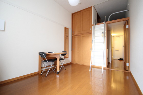 居室・リビング　※別部屋の写真です
