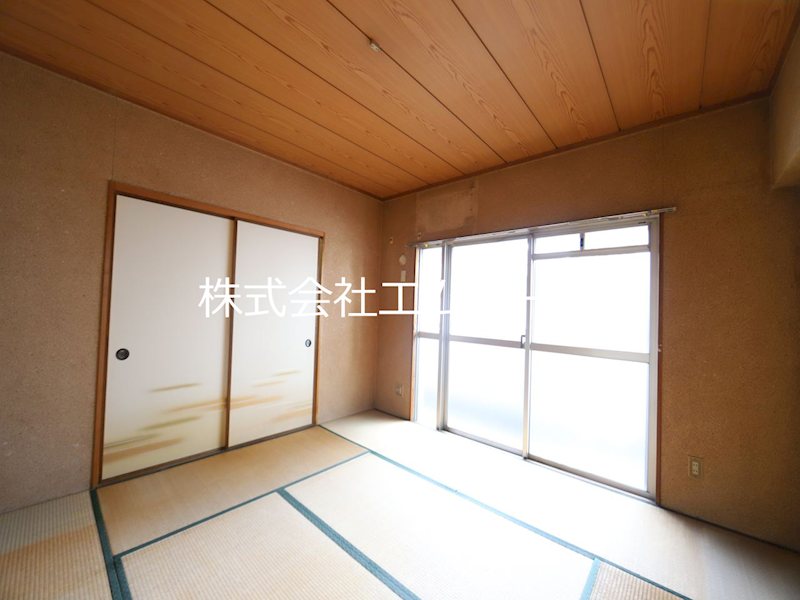 その他設備　南側和室8帖　南向きバルコニー　和室6帖とつなげても使えます