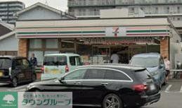コンビニ　セブンイレブン大和東3丁目店（コンビニ）まで640m