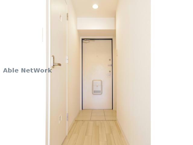玄関　※同物件別部屋の写真です。