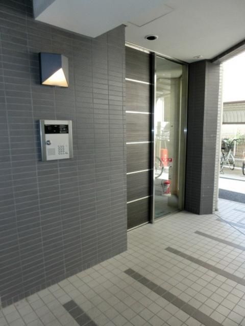 エントランス　オートロック付き