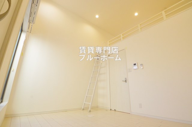 居室・リビング　6.1帖の広い洋室です！