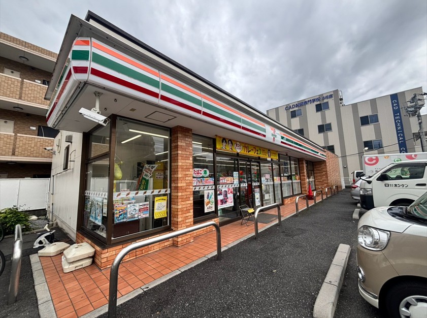コンビニ　セブンイレブン南越谷5丁目店（コンビニ）まで255m