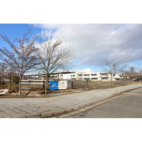 小学校　大和町立吉岡小学校（小学校）まで2369m