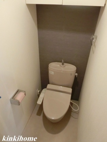 トイレ　写真は別のお部屋のものでございます