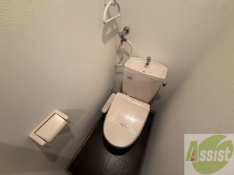トイレ　こちらはトイレです。清潔感があり、安心して使用できます。