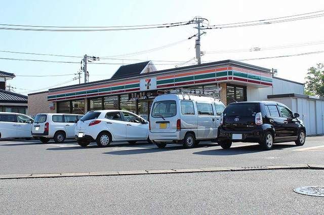 コンビニ　セブンイレブン 八谷搦店（コンビニ）まで800m