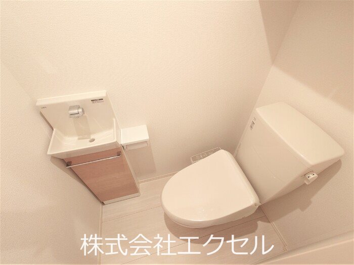 トイレ　同建物別室画像です