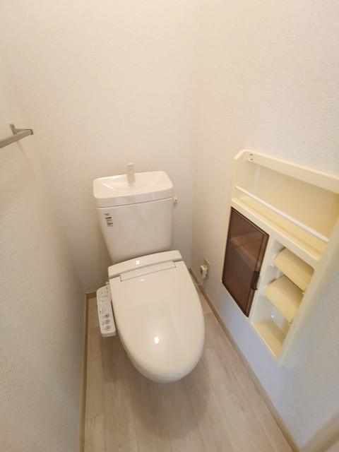 トイレ　退去前の為、別号室の写真となります。