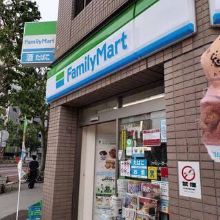 コンビニ　ファミリーマート 築地本願寺前店（コンビニ）まで232m