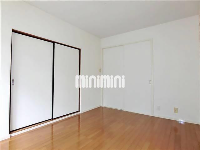 居室・リビング　南向きのお部屋です。