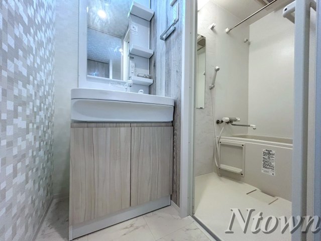洗面設備　脱衣スペースもあります
