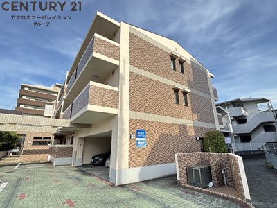 建物外観　敷地内に駐車場あります！