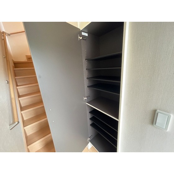 地下鉄七隈線 金山駅 徒歩10分 2階建 築1年の玄関写真