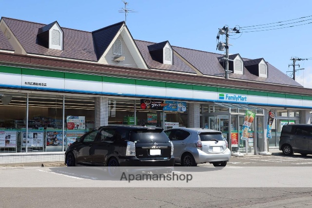 コンビニ　ファミリーマート秋田広面板橋添店（コンビニ）まで333m