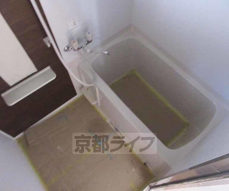 バス・シャワールーム　広い湯船なのでゆったり浸かれます！