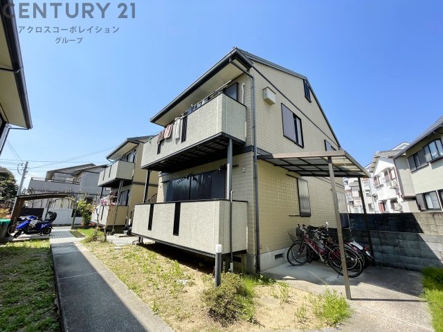 建物外観　敷地内に駐車場あります！