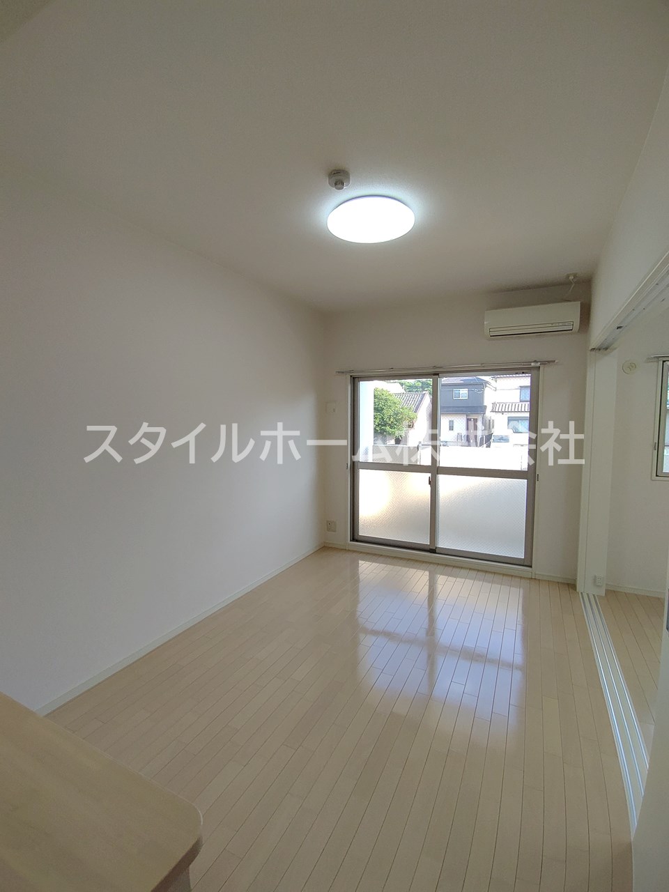 居室・リビング　別部屋写真です。