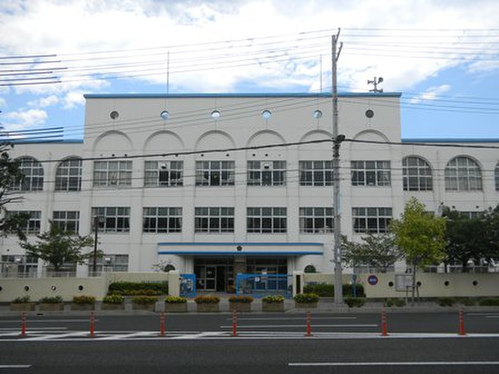 西岡本パレスの周辺写真