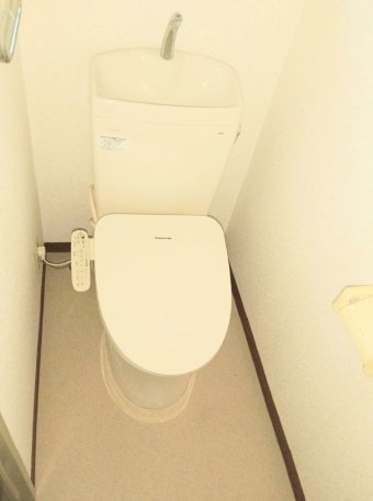 ＪＲ京浜東北線 鶴見駅 徒歩8分 4階建 築33年のトイレ写真
