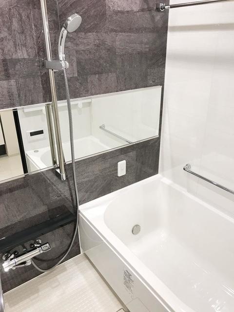 バス・シャワールーム　※写真は同タイプ住戸です。