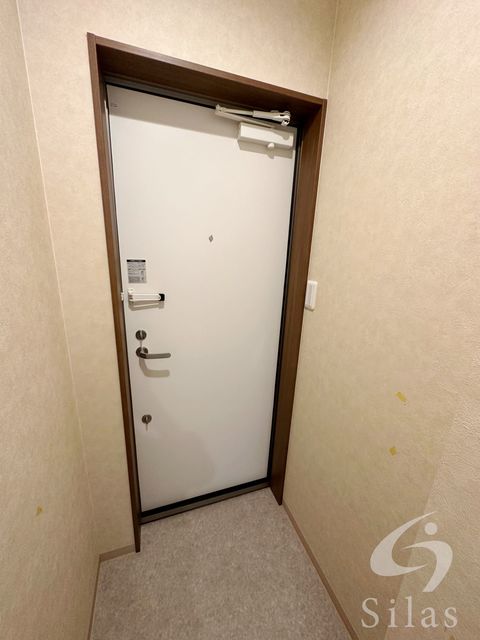 地下鉄谷町線 関目高殿駅 徒歩2分 3階建 築8年の玄関写真