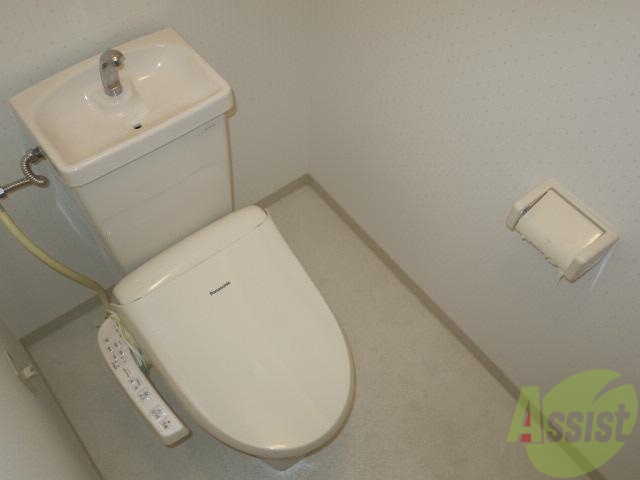 トイレ　ウォシュレット付きです