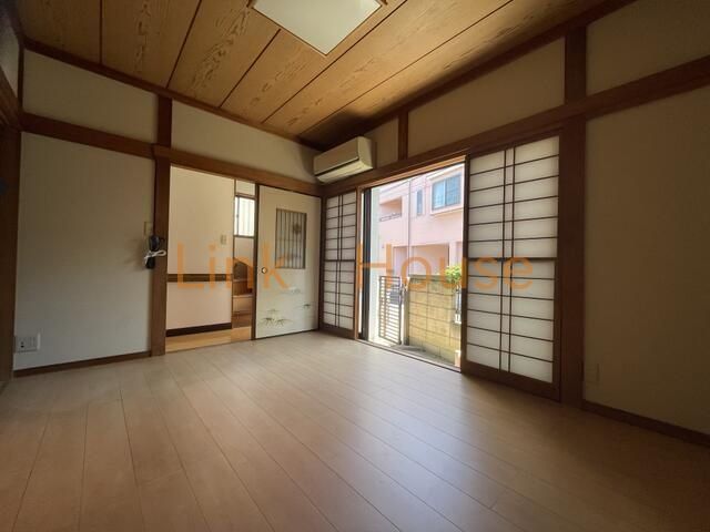 ＪＲ総武線 新小岩駅 徒歩7分 2階建 築40年の居間写真